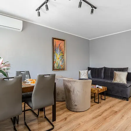 P&o Gierymskiego アパート ワルシャワ